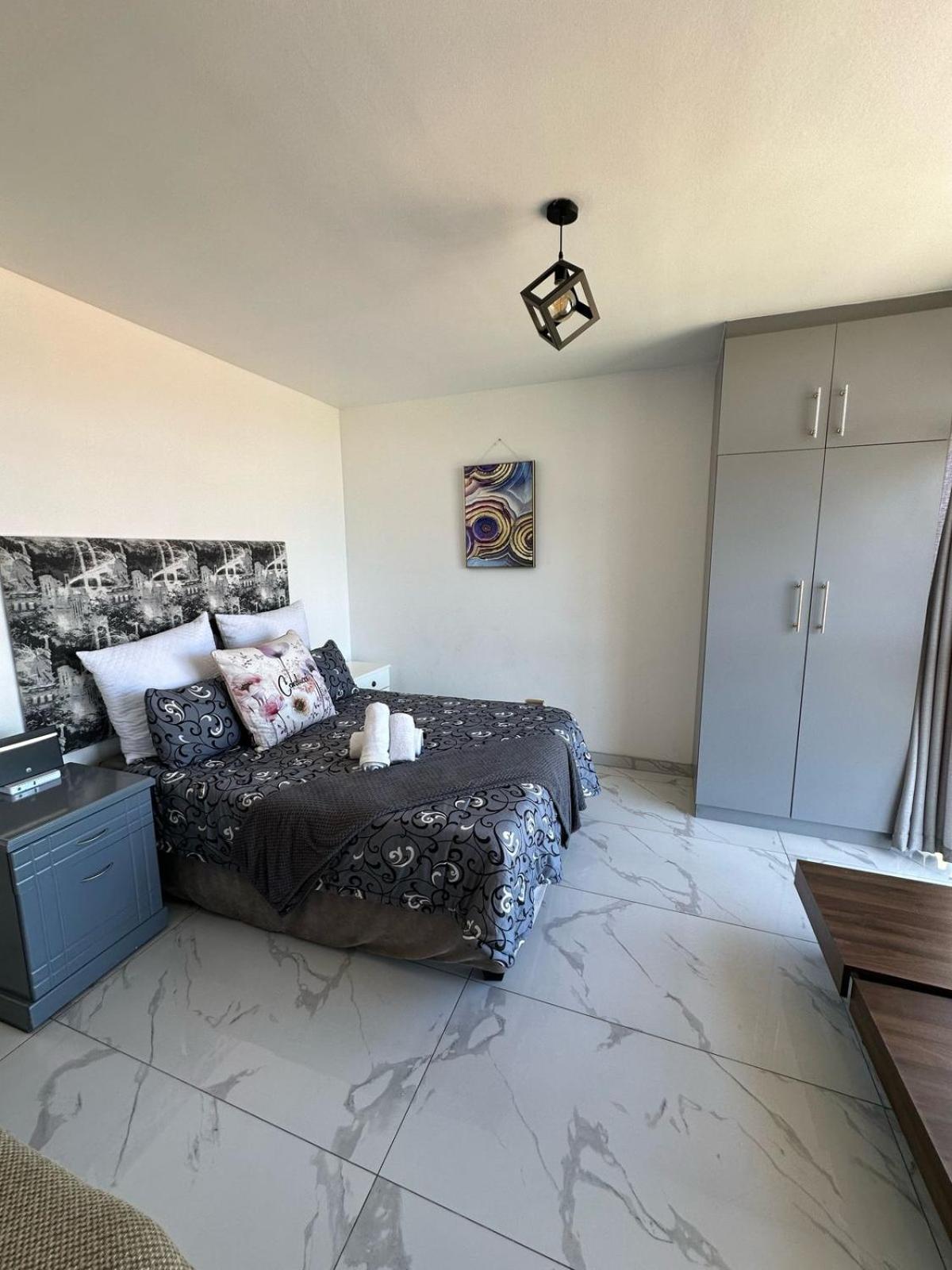 Ocean Pearl Luxury Apartment Durban